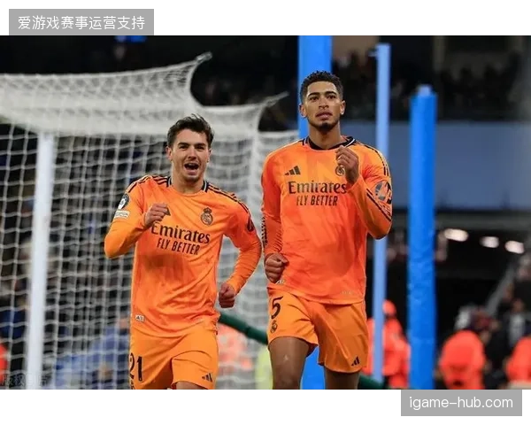 皇马的5-4-1防反阵型奏效，两翼快马的反击速度彻底击穿曼城高压后的防守空当